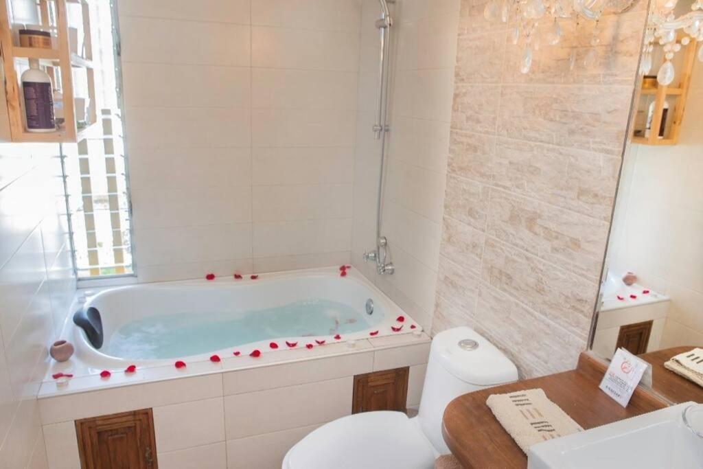 Departamento Jacuzzi Miraflores Лима Экстерьер фото